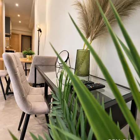 Gpx Clr - Alexander 7 Cityview Apartament Larissa
